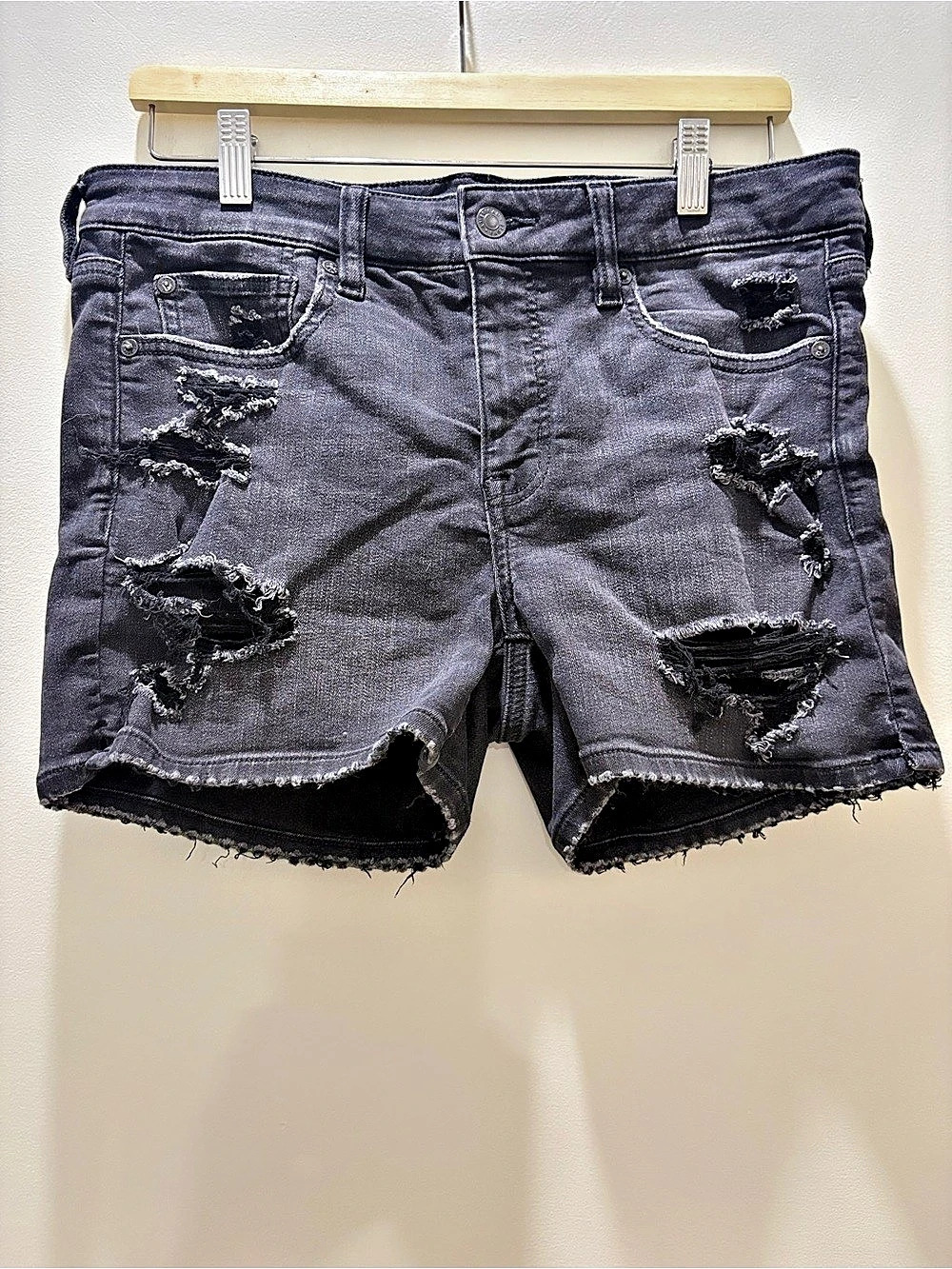 American Eagle Distressed Jean Shorts in Dark Gray Next Level Stretch